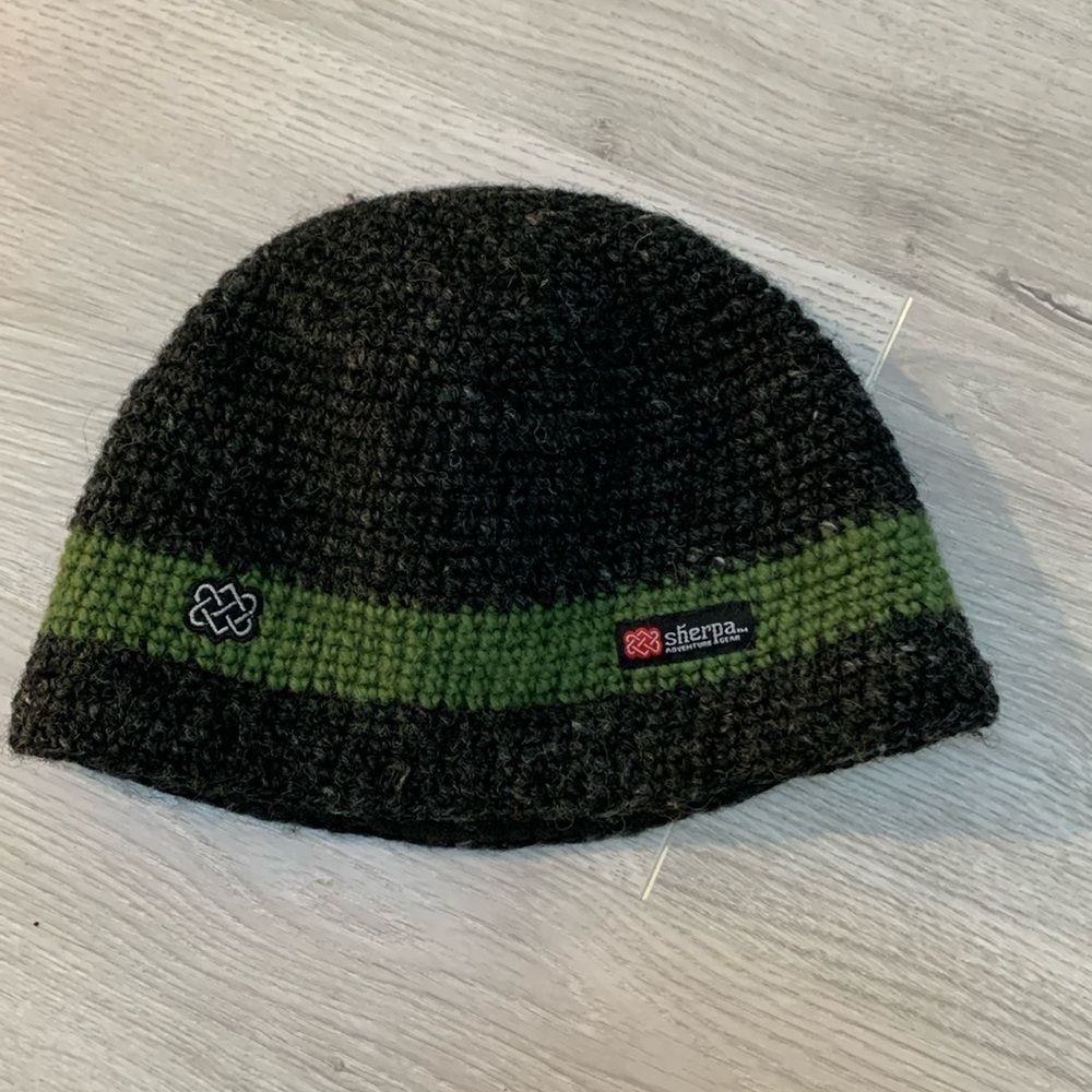 Sherpa wool hat with fleece lining